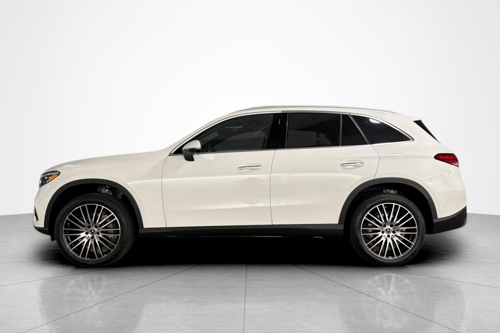 New 2026 Mercedes-Benz GLC 300 image 2