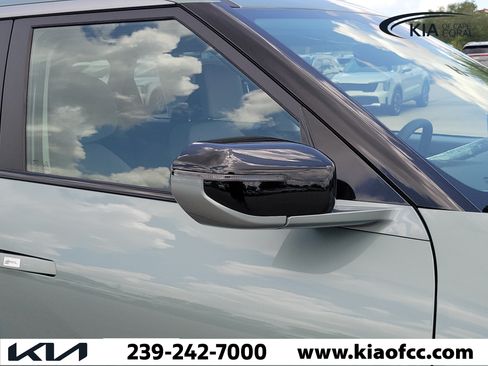 New 2027 Kia Seltos S FWD image 8