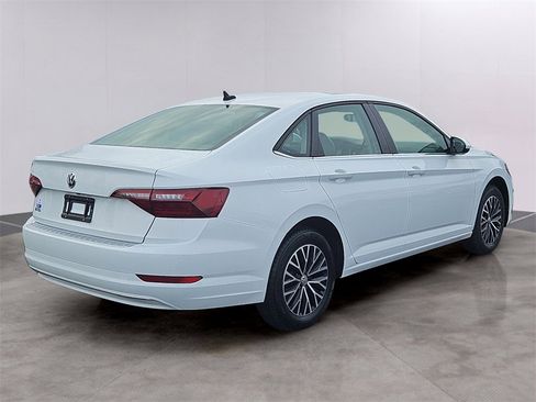 Used 2020 Volkswagen Jetta SE w/ SE Cold Weather Package image 4