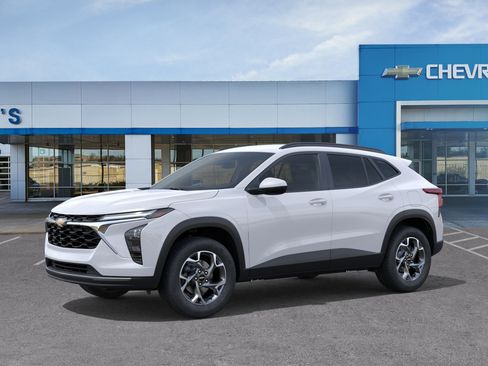 New 2026 Chevrolet Trax LT w/ Driver Confidence Package FWD image 2