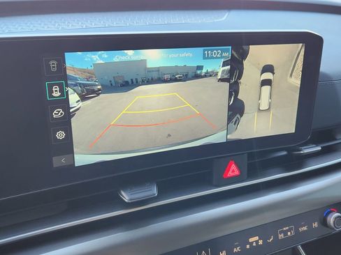 Certified 2025 Kia Carnival SX image 17