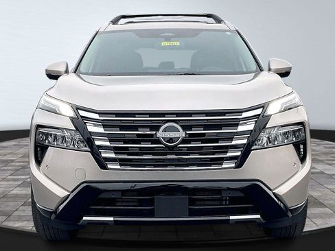 Certified 2025 Nissan Rogue Platinum w/ Platinum Premium Package image 4