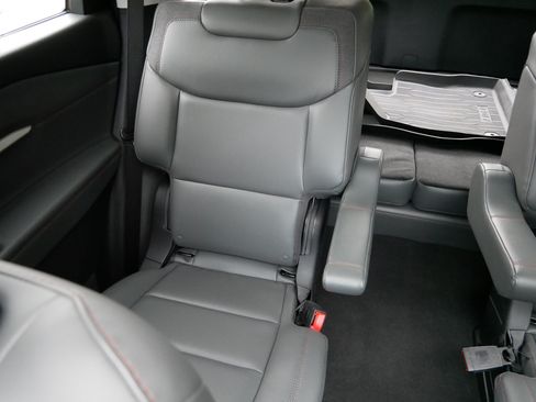 Used 2026 Ford Explorer Active w/ Active Comfort Package AWD/4WD image 12