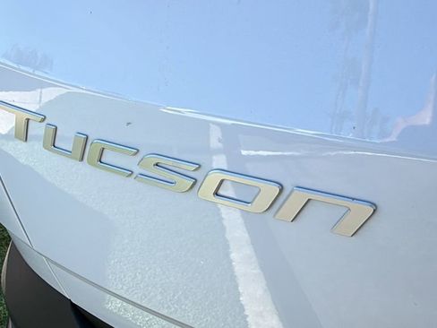 Used 2025 Hyundai Tucson SE image 9