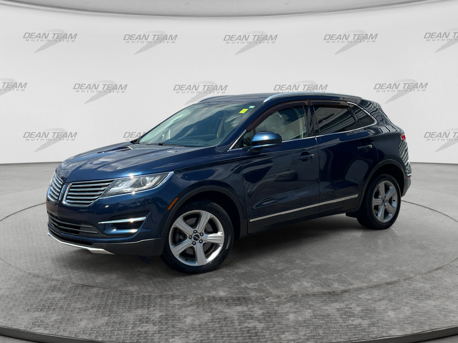 Used 2017 Lincoln MKC Premiere AWD/4WD image 3