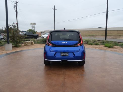 Used 2023 Kia Soul GT-Line image 3