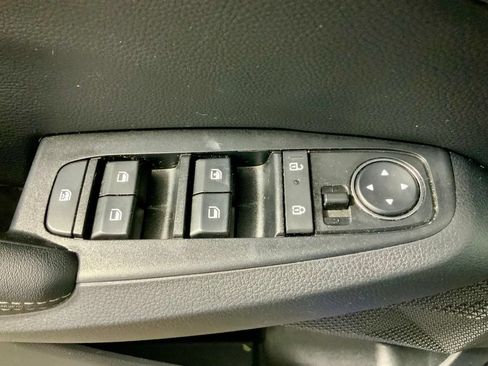 Used 2024 Kia Seltos S AWD/4WD image 22