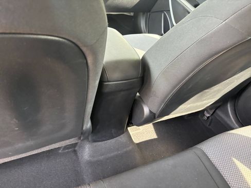 Used 2025 Kia Soul LX w/ LX Technology Package FWD image 23