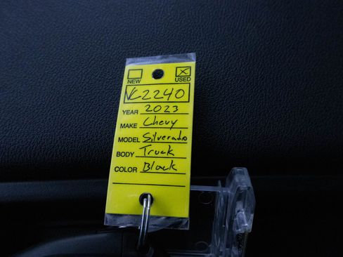 Used 2023 Chevrolet Silverado 1500 LT image 25