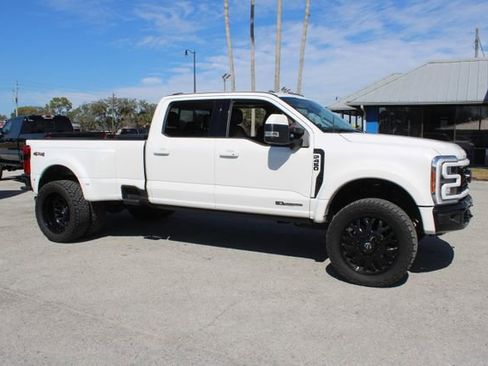 Used 2023 Ford F450 Lariat image 14