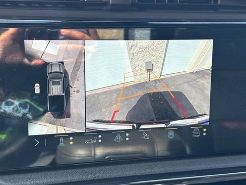 Used 2023 GMC Sierra 1500 AT4 w/ AT4 Preferred Package image 36