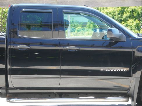 Used 2018 Chevrolet Silverado 1500 LT AWD/4WD image 25
