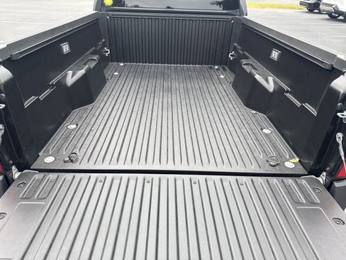 Used 2025 Toyota Tacoma SR image 25