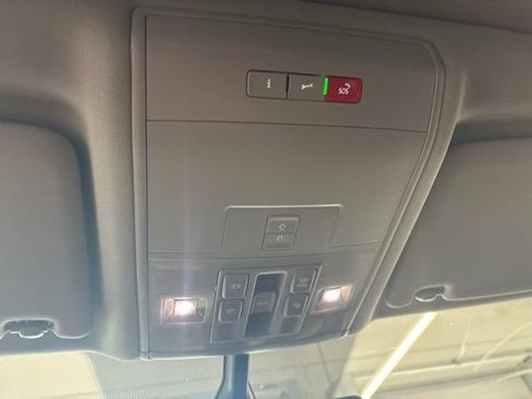 Used 2023 Volkswagen Atlas SE w/ Panoramic Sunroof Package FWD image 39