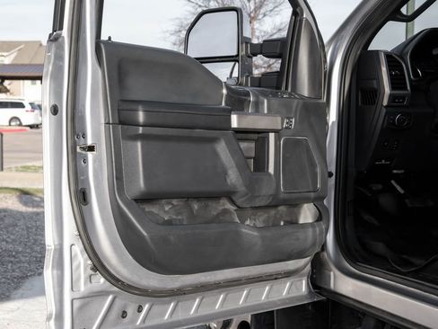 Used 2022 Ford F350 Platinum w/ FX4 Off-Road Package AWD/4WD image 46