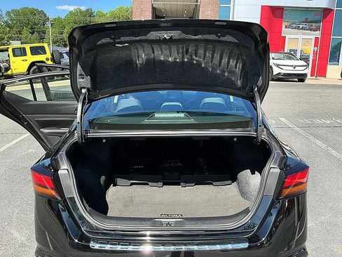 Certified 2024 Nissan Altima 2.5 SV FWD image 24