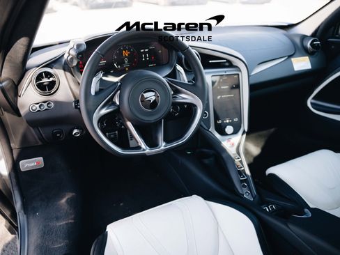 Used 2024 McLaren 750S Spider image 23