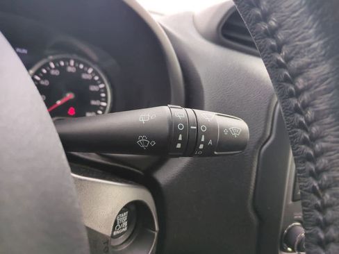 Used 2017 Jeep Renegade Latitude image 24