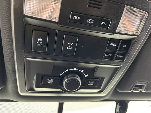 Used 2016 Toyota Tacoma TRD Off-Road w/ Premium & Technology Package AWD/4WD image 25