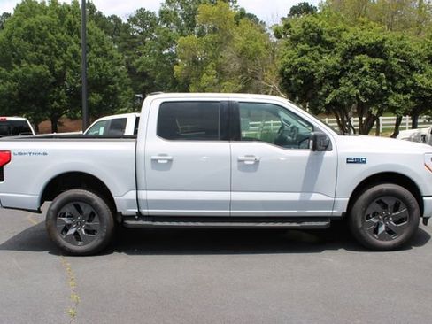 New 2025 Ford F150 Lightning Flash AWD/4WD image 19