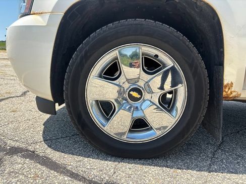 Used 2011 Chevrolet Tahoe LTZ AWD/4WD image 21
