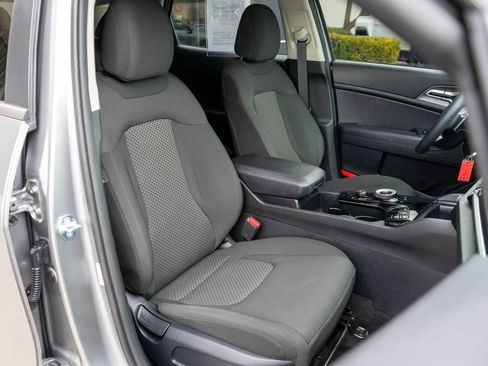 Certified 2023 Kia Sportage LX image 9