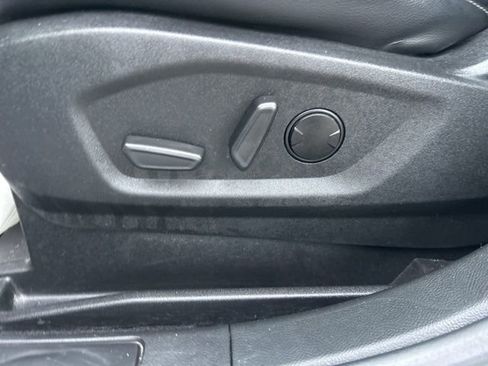 Used 2023 Ford Edge SEL image 16