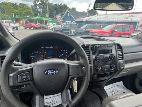 Used 2018 Ford F250 XL w/ Power Equipment Group AWD/4WD image 12