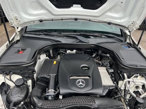 Used 2019 Mercedes-Benz GLC 300 4MATIC image 16