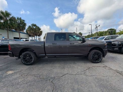 New 2026 RAM 2500 Laramie AWD/4WD image 2