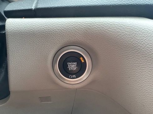 Certified 2018 Chrysler Pacifica Touring w/ Security Group FWD image 17