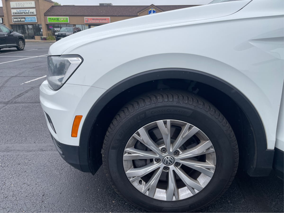 Used 2018 Volkswagen Tiguan SE w/ Panoramic Sunroof Package AWD/4WD image 21