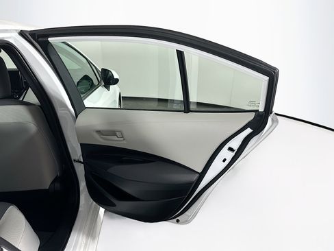 Used 2026 Toyota Corolla LE image 28