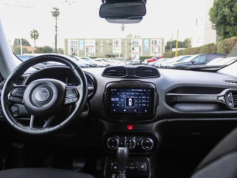 Used 2017 Jeep Renegade Altitude image 12