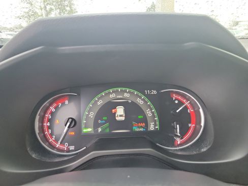 Used 2025 Toyota RAV4 XLE image 25