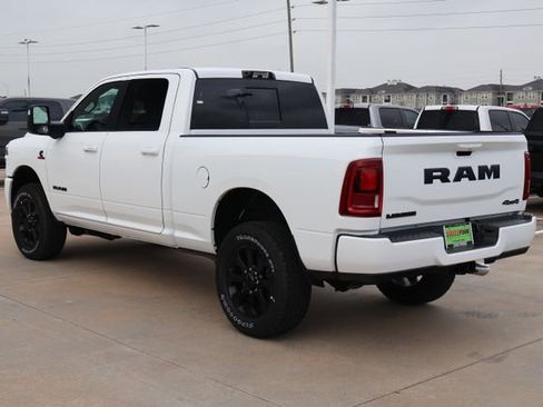 New 2026 RAM 2500 Laramie AWD/4WD image 4