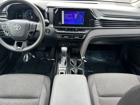 Certified 2025 Toyota Camry LE image 17