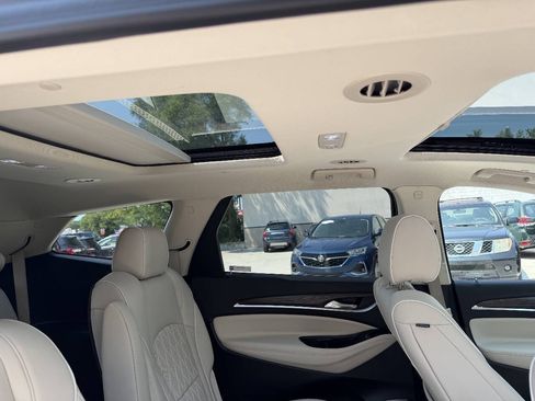 Used 2023 Buick Enclave Avenir w/ Avenir Technology Package AWD/4WD image 13