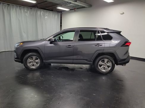 Used 2025 Toyota RAV4 XLE AWD/4WD image 5