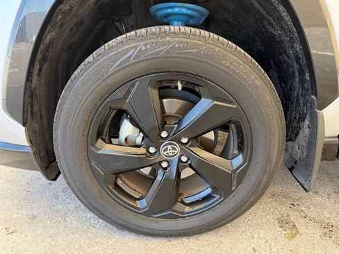 Used 2019 Toyota RAV4 XSE AWD/4WD image 11