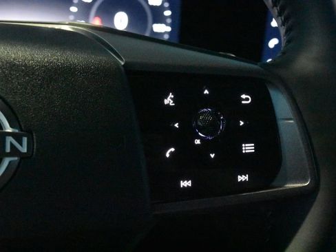 Certified 2025 Nissan Murano SV image 8