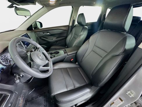 Used 2023 Nissan Rogue SV w/ SV Premium B Package FWD image 11