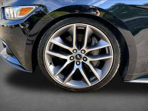 Used 2017 Ford Mustang GT Premium RWD image 32