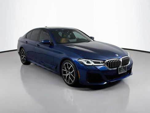 Used 2023 BMW 530i w/ M Sport Package RWD image 3