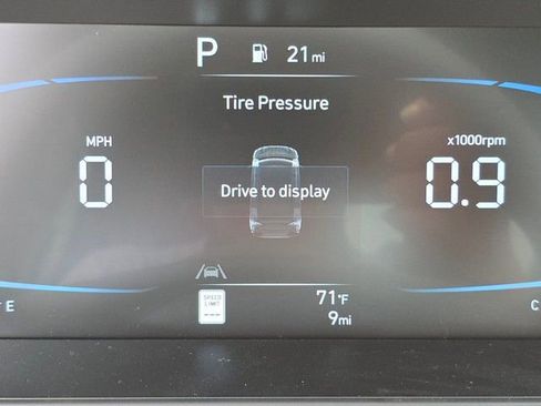 New 2025 Hyundai Elantra Sport image 9