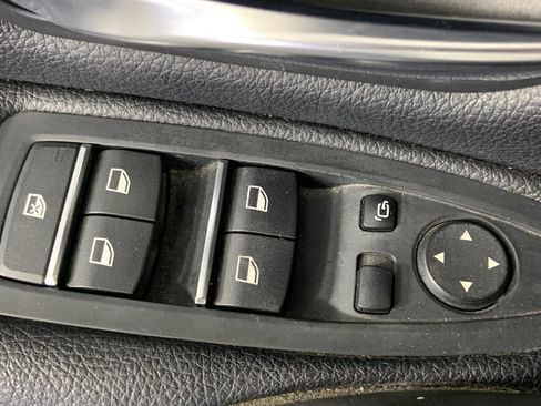 Used 2017 BMW 330i xDrive 330i xDrive w/ Premium Package image 32