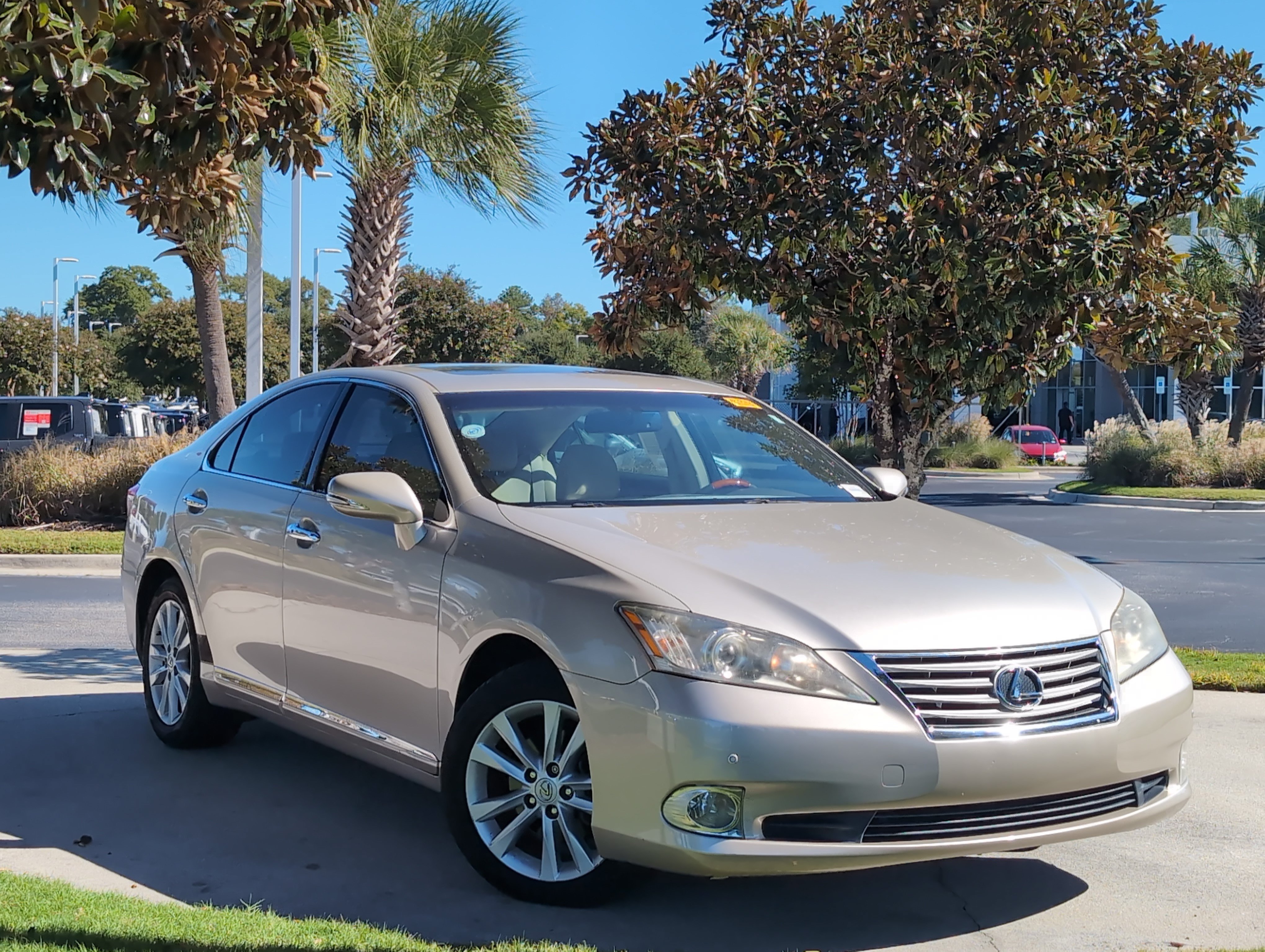 Used 2011 Lexus ES 350 FWD image 2