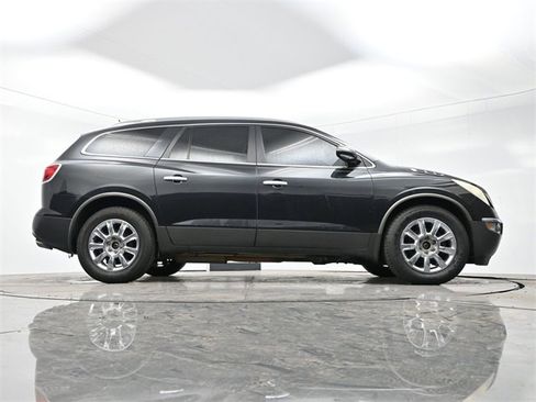 Used 2011 Buick Enclave CXL image 16