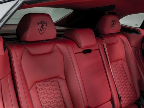 Used 2022 Lamborghini Urus AWD/4WD image 30