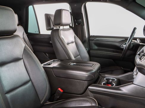 Used 2022 GMC Yukon SLT w/ SLT Premium Package image 32
